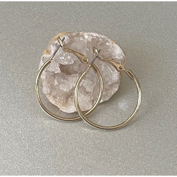 1in Lightweight Classic Gold Hoop Earrings -Boho Chic Glam -90's Y2K Inspo -New - Picture 2 of 6